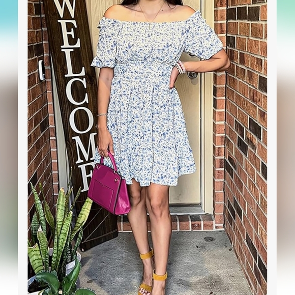 NWT! Floral tie back dress - Picture 4 of 16